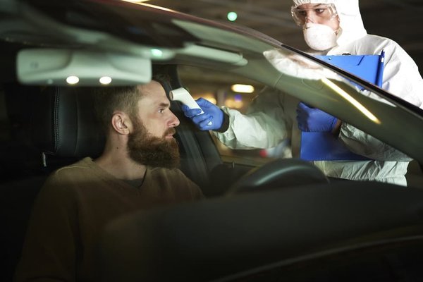 What Are the Best Cooling and Heating Solutions for Exotic Pets in Captivity?