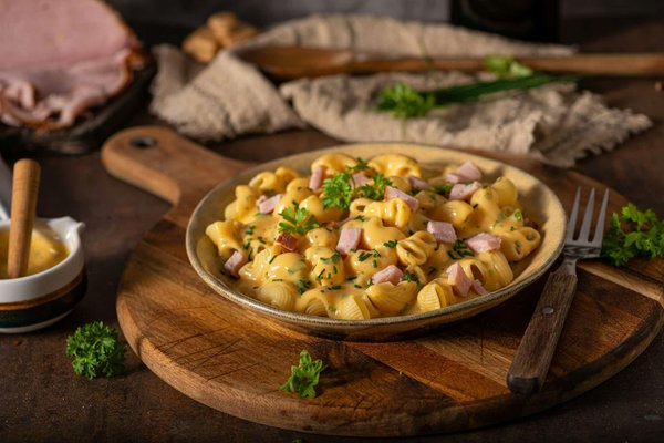 Can You Bake a Gourmet Layered Carrot Cake with Cream Cheese Frosting?